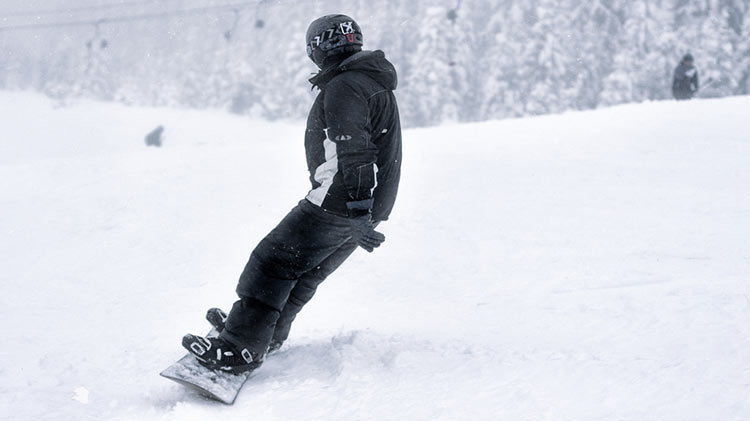 Snowboarding at Blue Mountain Resort in Poconos
