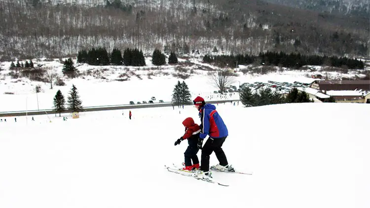 Learning to ski at Lab.