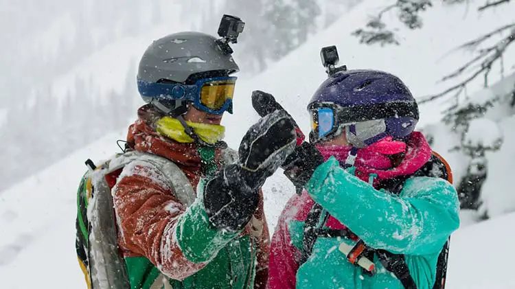 heavy snowfall fogging ski goggles 