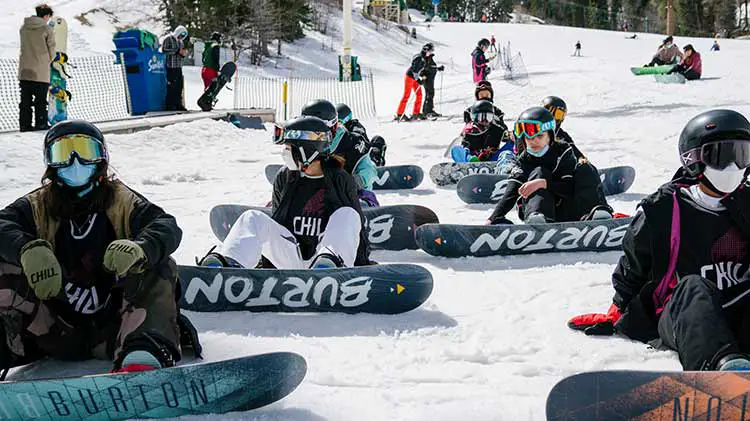 Kids in Chill Foundation snowboard class