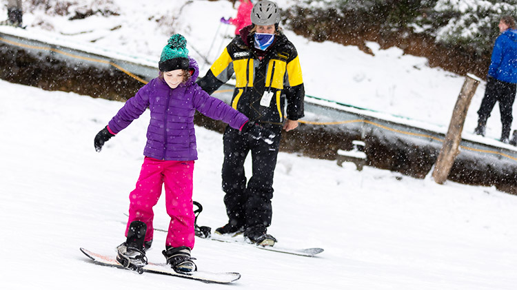 Wolf Ridge family friendly learning to snowboard beginner trails